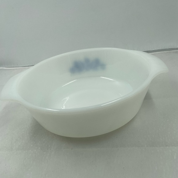 Vintage Anchor Hocking Cornflower Casserole Dish - Picture 5 of 6